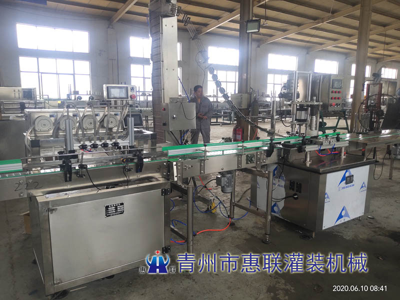 全自動奶茶灌裝封口機 全自動奶茶灌裝封口機