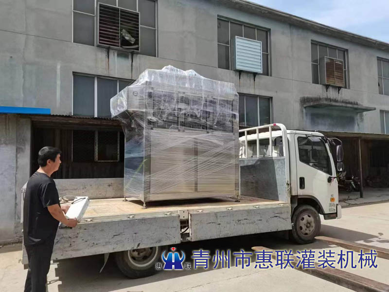 12頭全自動柱塞式油類灌裝機發往?長沙